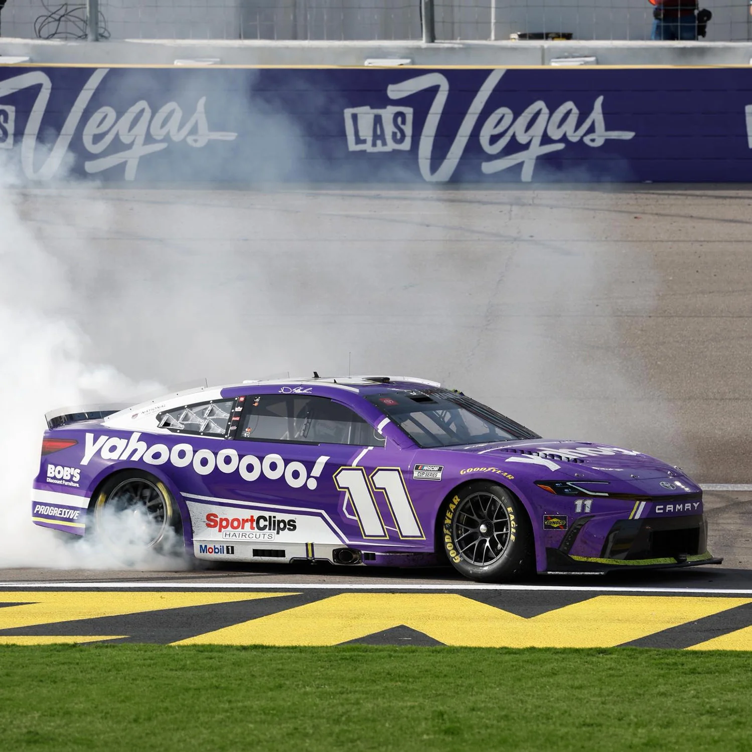 Denny Hamlin ELITE Las Vegas Race Win 1:24 2026 Diecast Car Preorder - Currently Projected October - Image 2