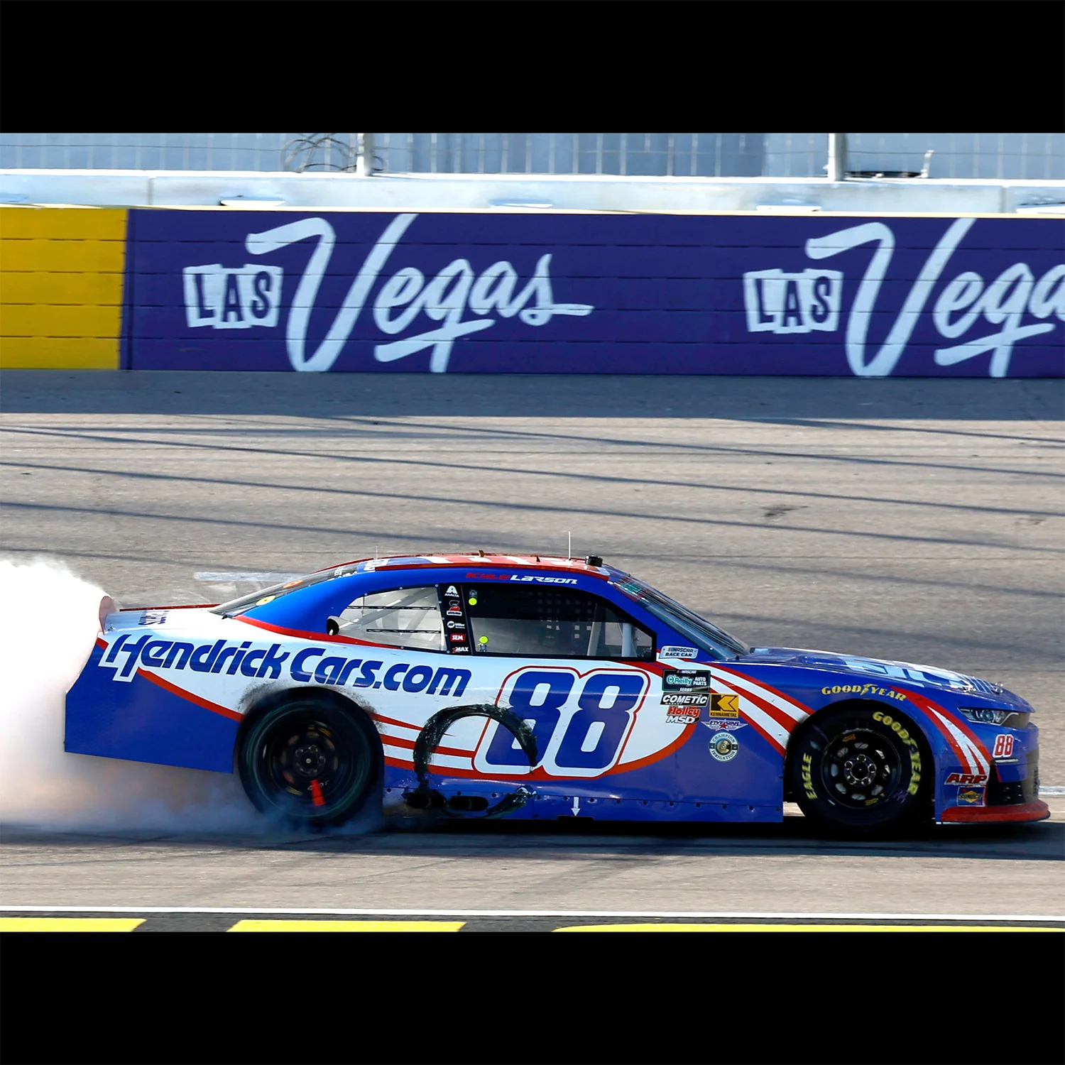 Kyle Larson 2026 Las Vegas NOAPS Race Win 1:24 Color Chrome 2026 Diecast Car Preorder - Currently Projected October - Image 2