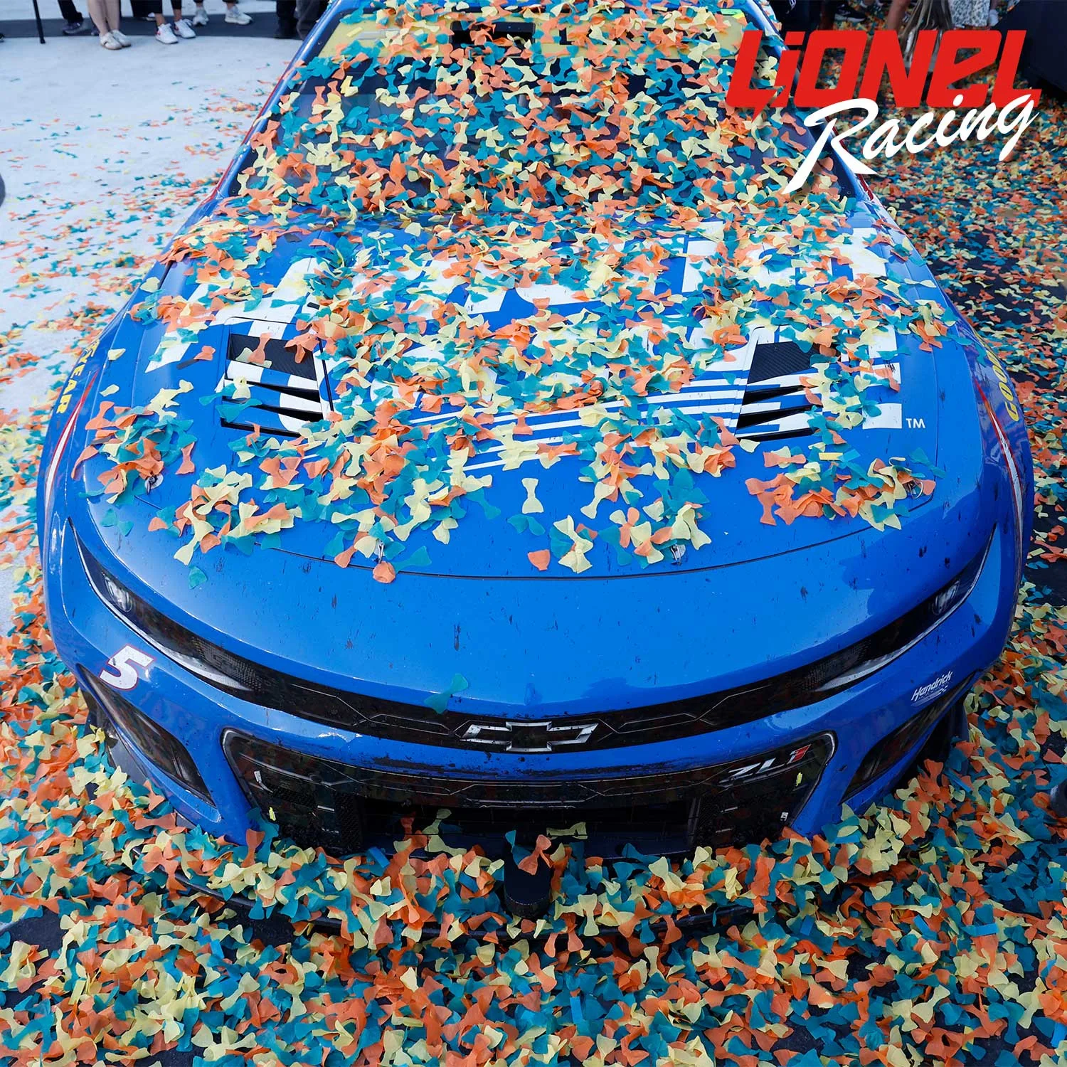 Kyle Larson Phoenix Championship Raced Version 1:24 Color Chrome 2025 Diecast Car Preorder - Currently Projected September - Image 4