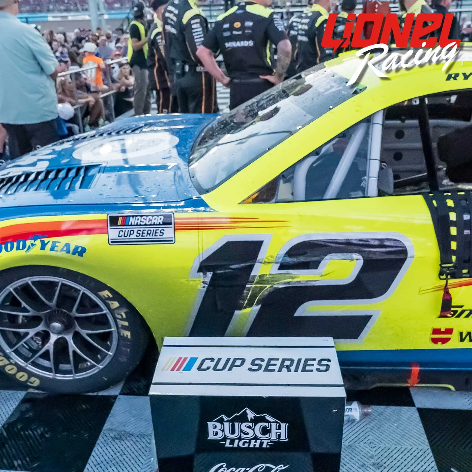 Ryan Blaney Phoenix Race Win 1:24 Color Chrome 2025 Diecast Car Preorder - Currently Projected October - Image 5