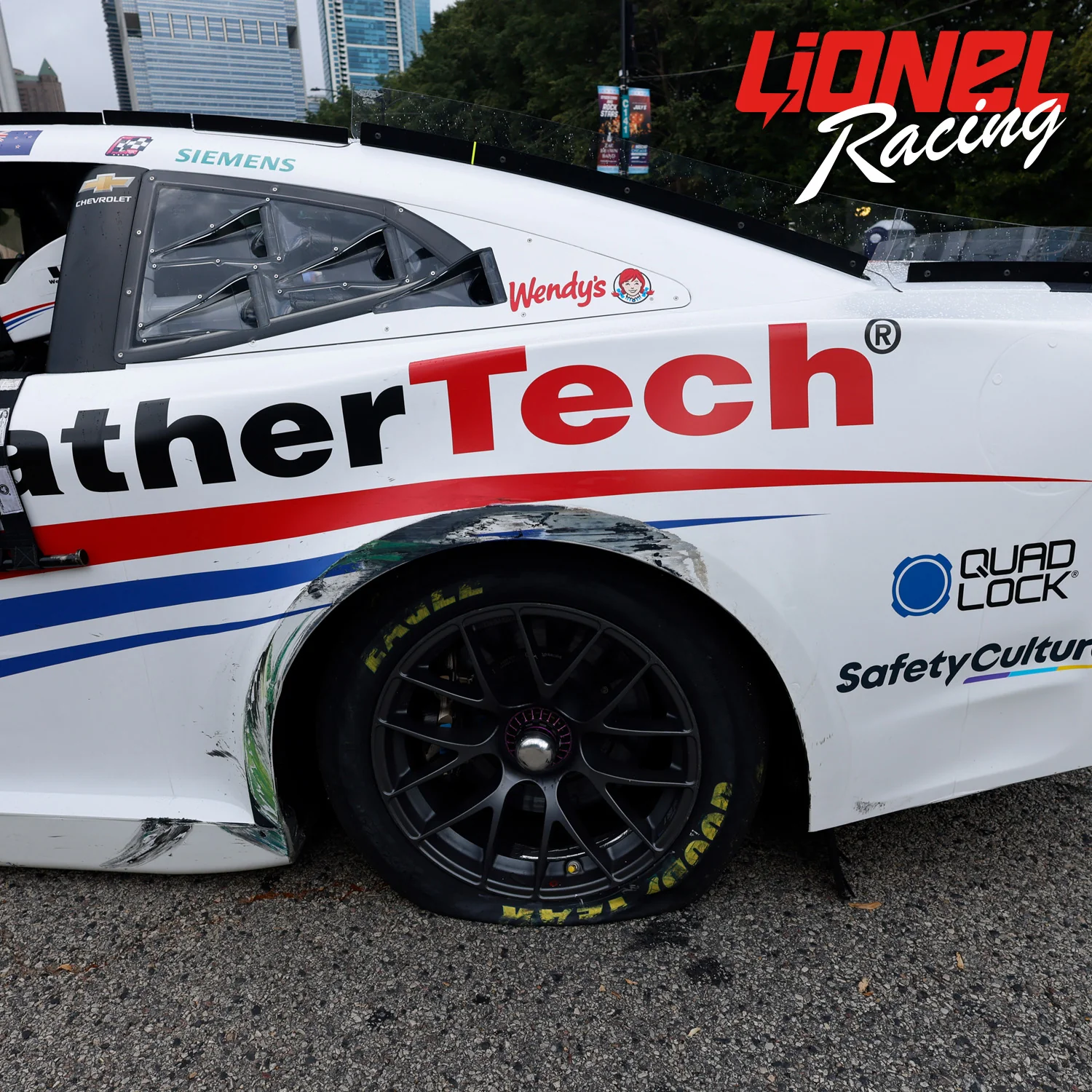Shane van Gisbergen Autographed Chicago Street Course Race Win 1:24 Standard 2025 Diecast Car - Image 6