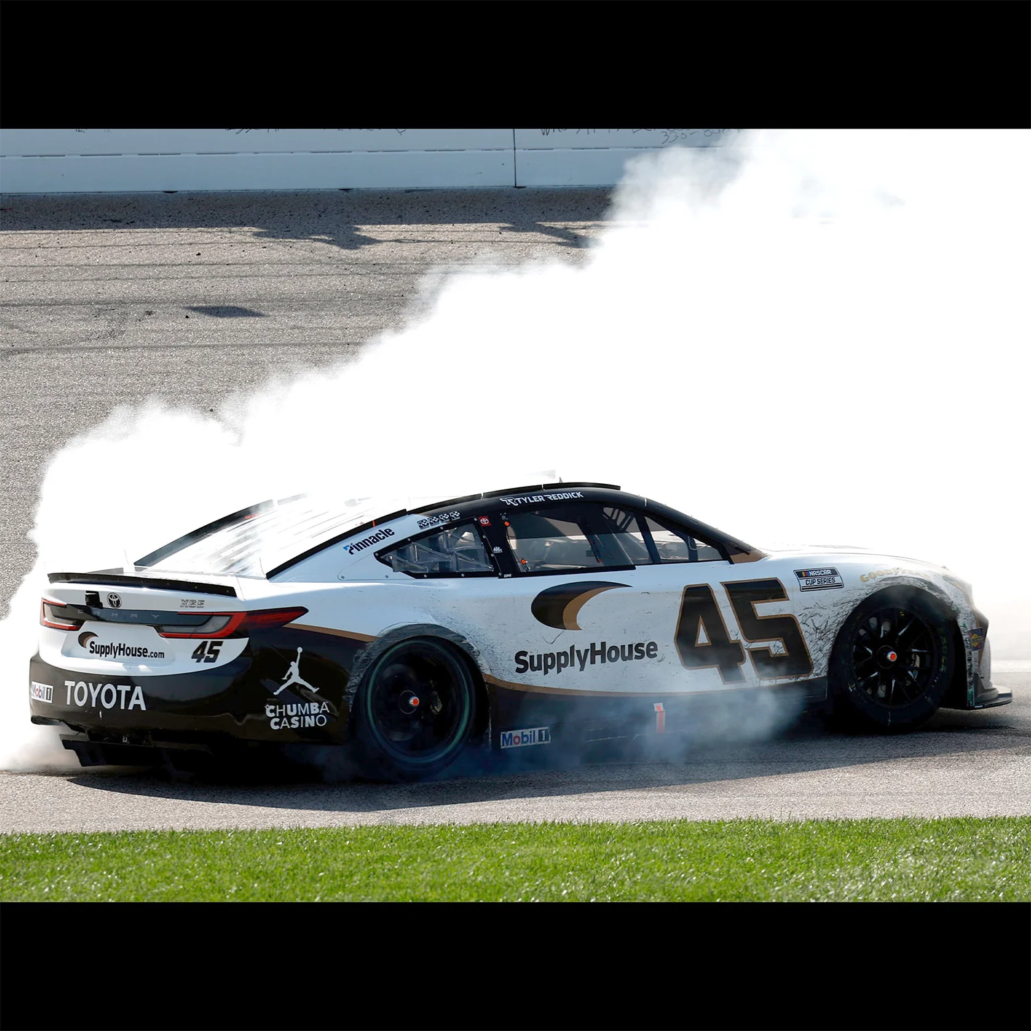 Tyler Reddick ELITE Kansas Race Win 1:24 2026 Diecast Car Preorder - Currently Projected November - Image 2